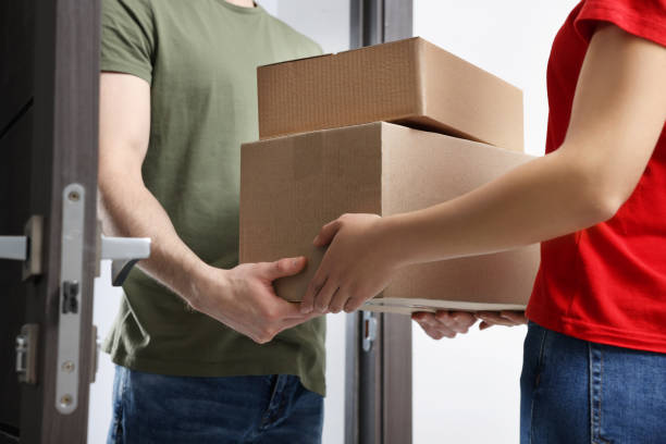 Women working in Ohmburg logistic service